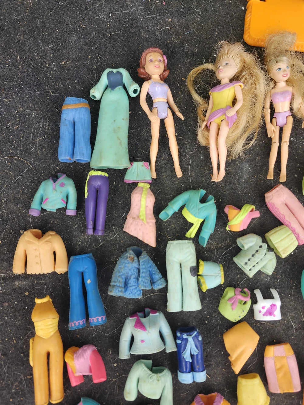 Lot Of 19 Vintage Polly Pocket Dolls & Over 75 Accessories